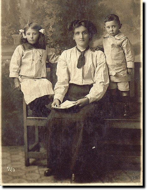 Mary Curry with children Sam and Lizzie